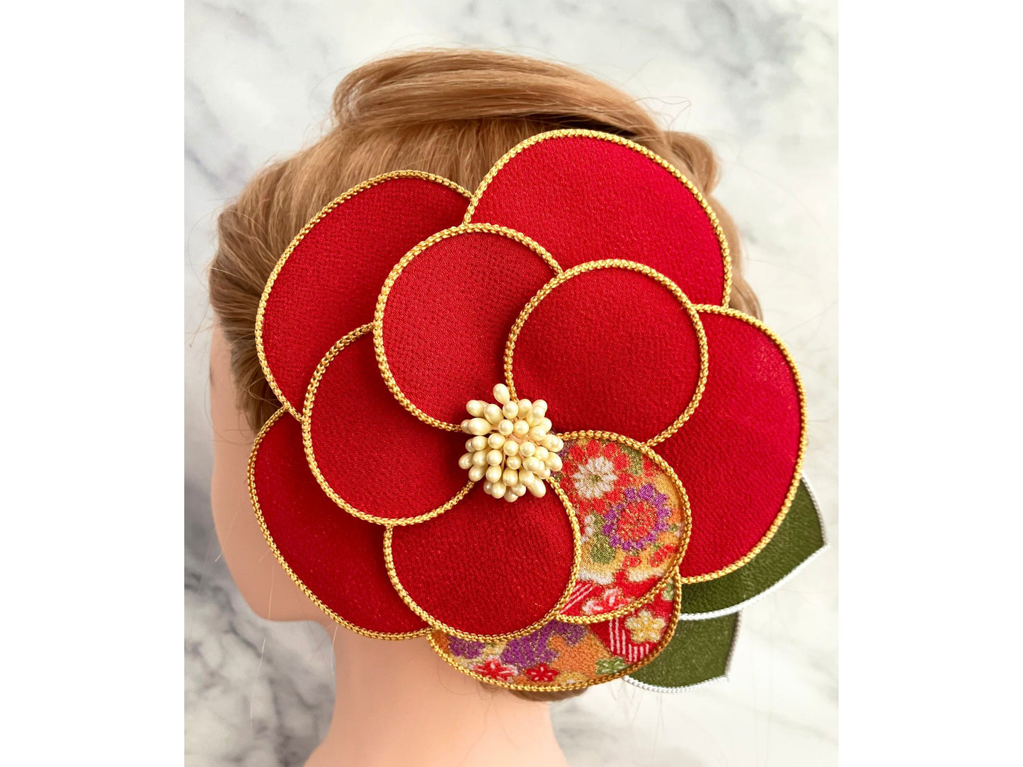 日本伝統工芸つまみ細工、椿のヘッドドレス、彼女へのプレゼント